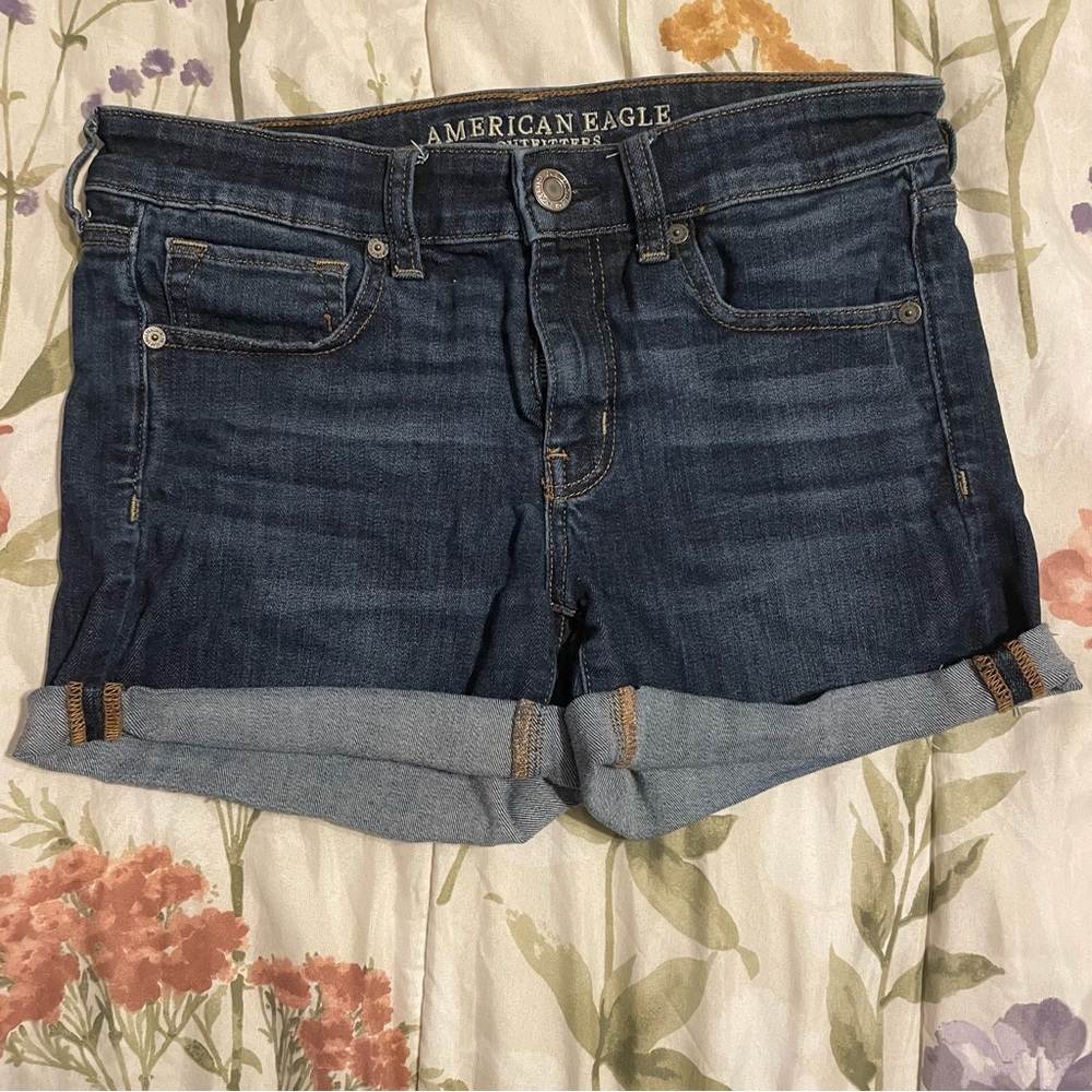 American Eagle size 8 Next Level Stretch Midi Shorts